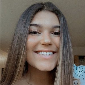 Meet your Posher, Elisa